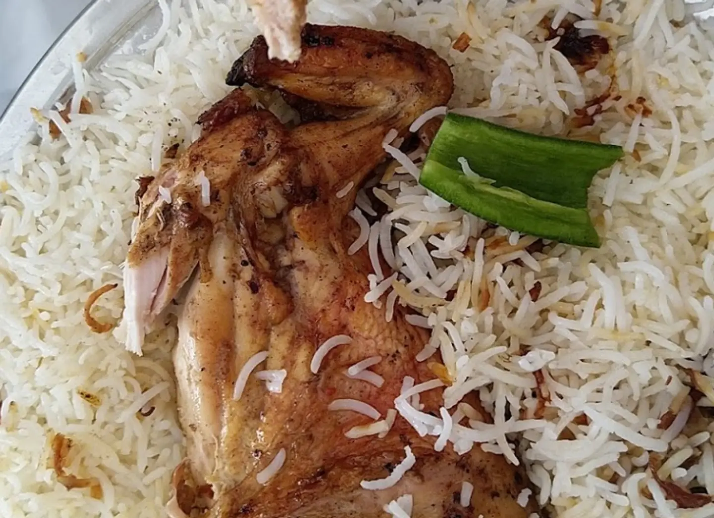دجاج حنيذ مع أرز بيشاور - نص حبة دجاج