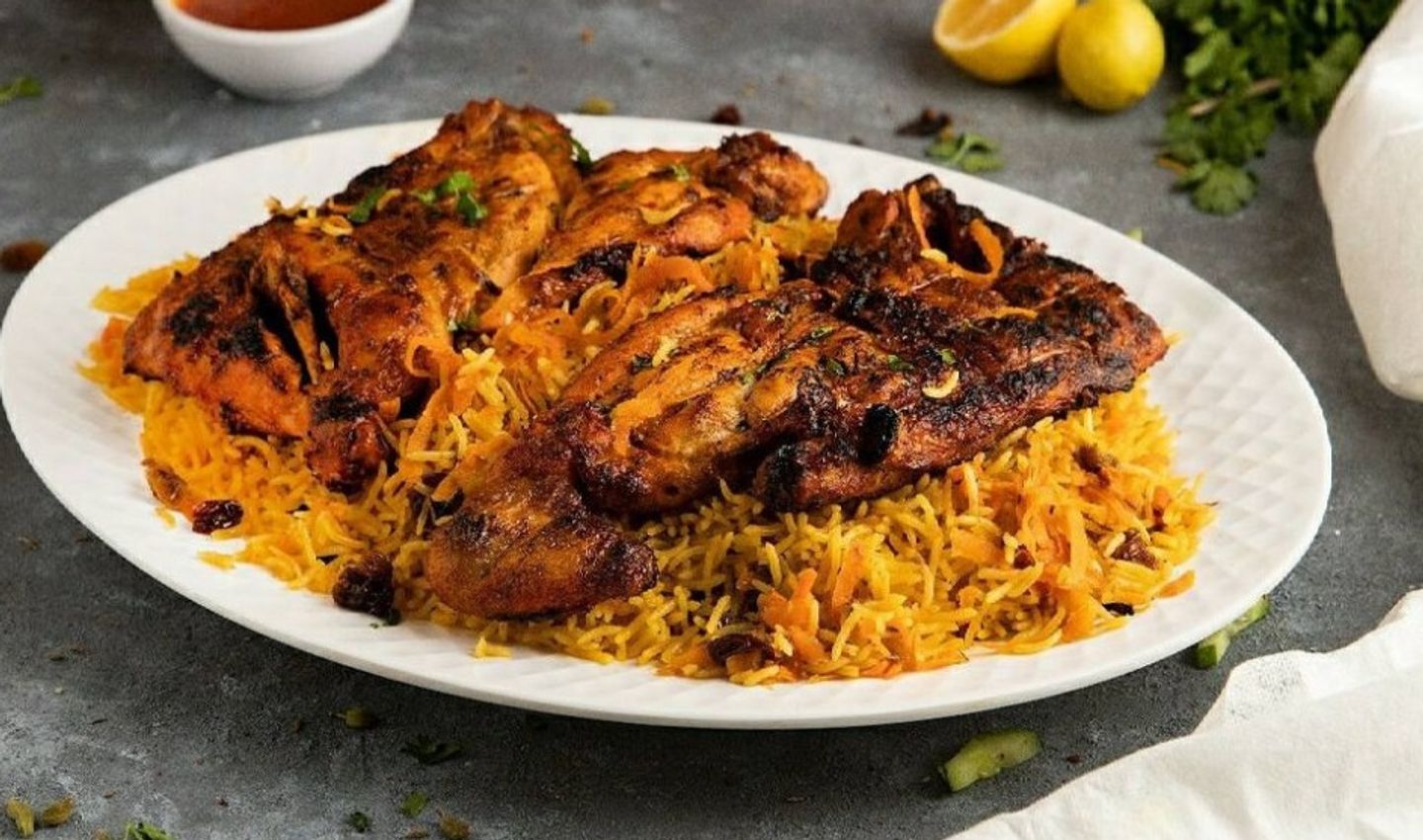 دجاجة كاملة على الفحم - مع الأرز