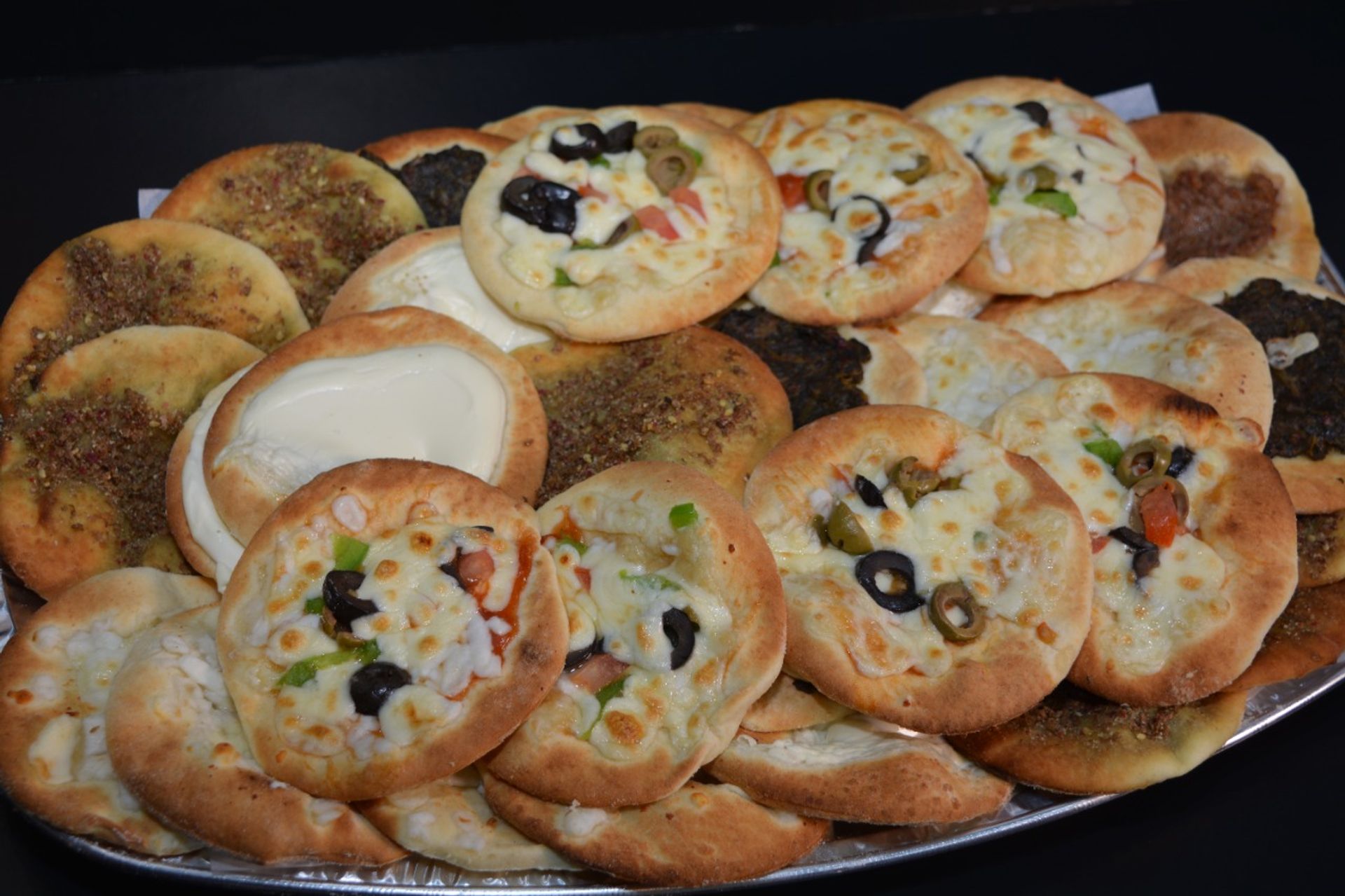 صحن معجنات مشكل - صغير