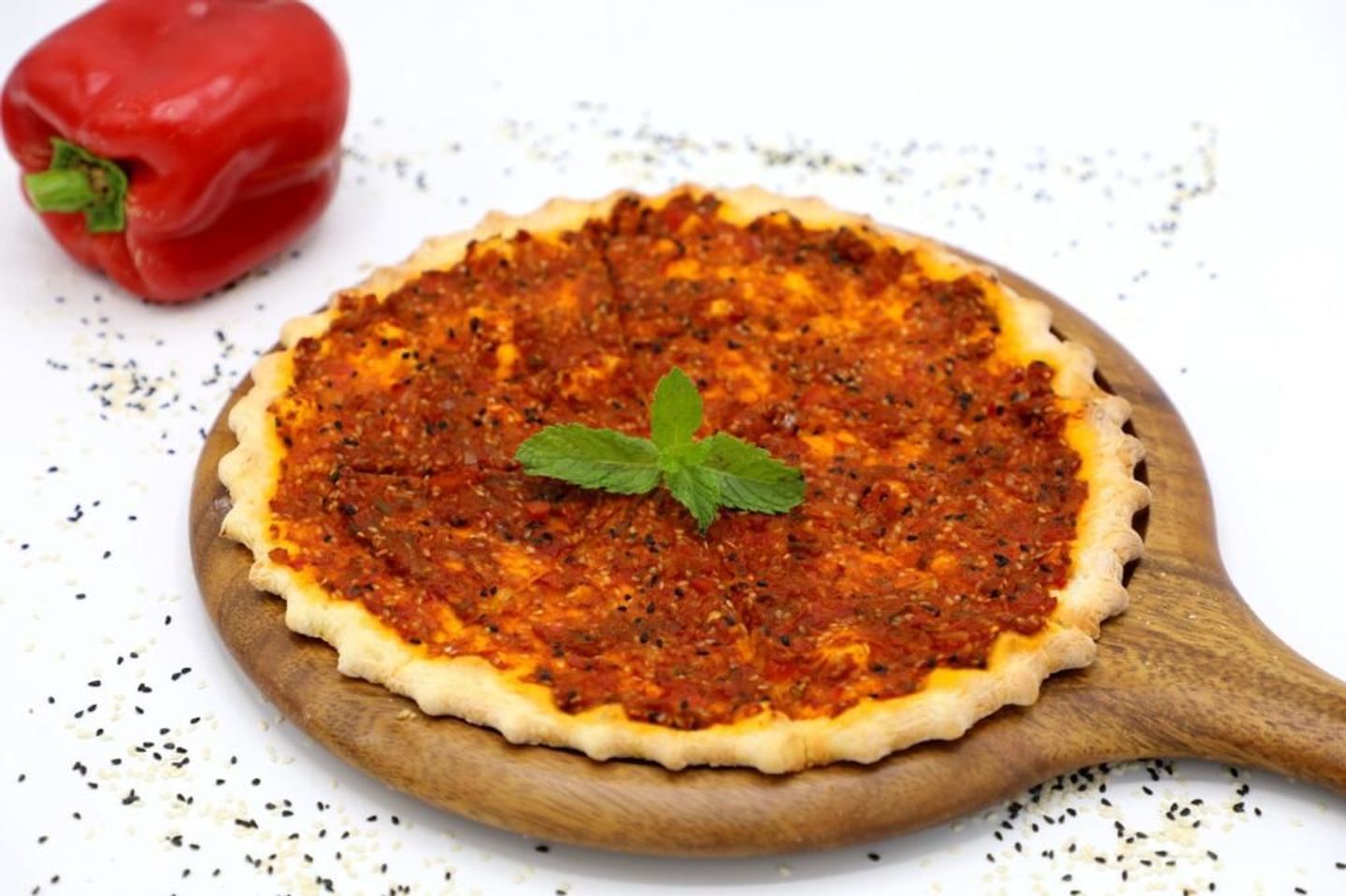 منقوشة محمرة  و جبن - صغير