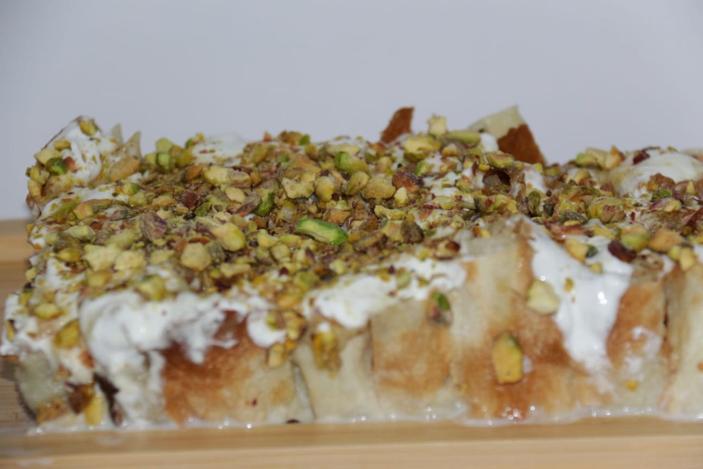 Cream And  Honey With  Nuts - Large