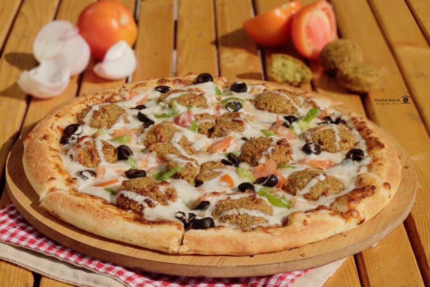 بيتزا فلافل - وسط