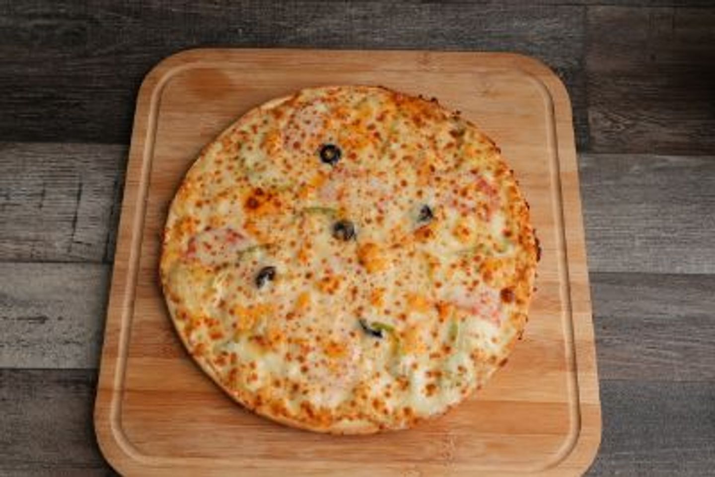 Cheese Pizza - Medium