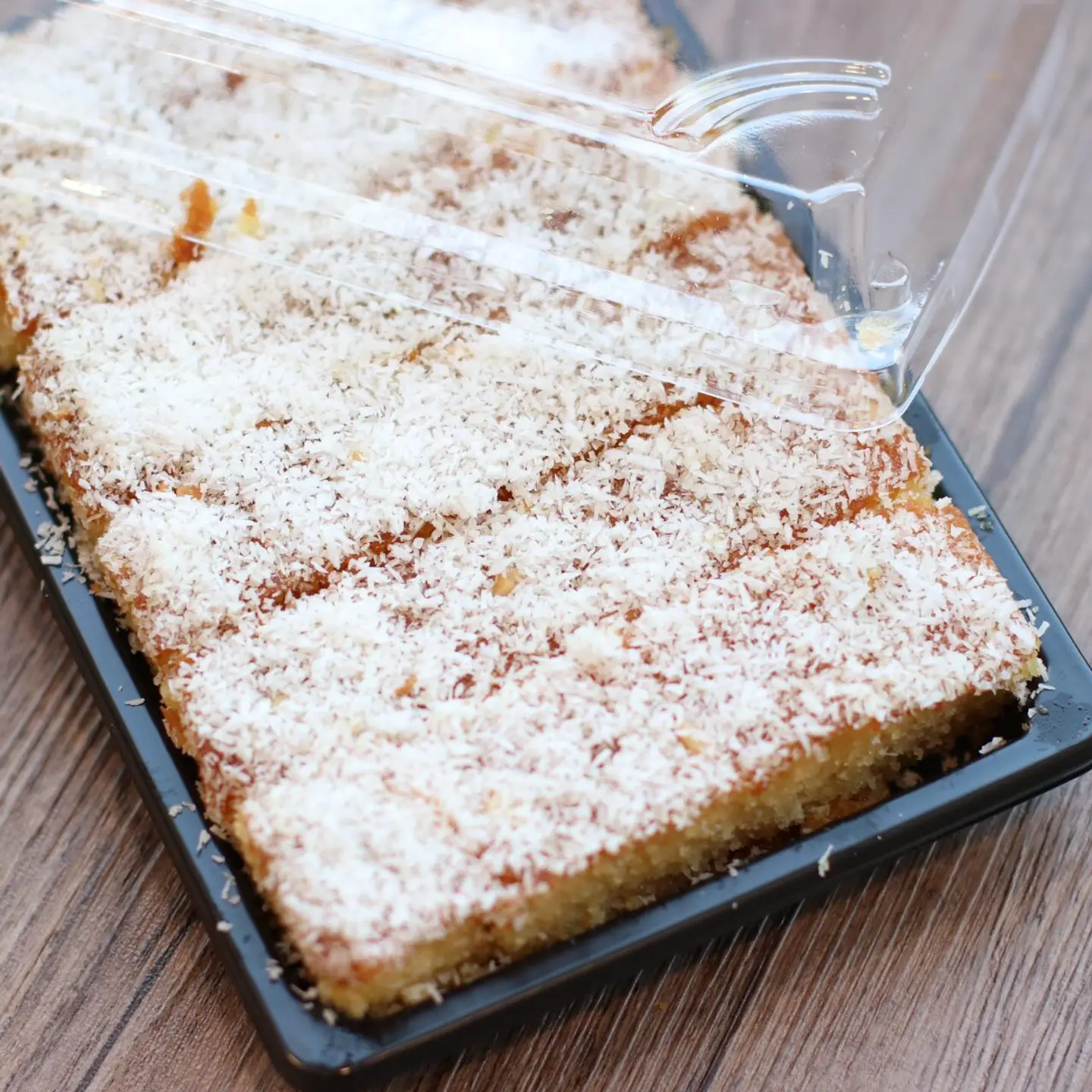 Coconut Basbousa - Kilo