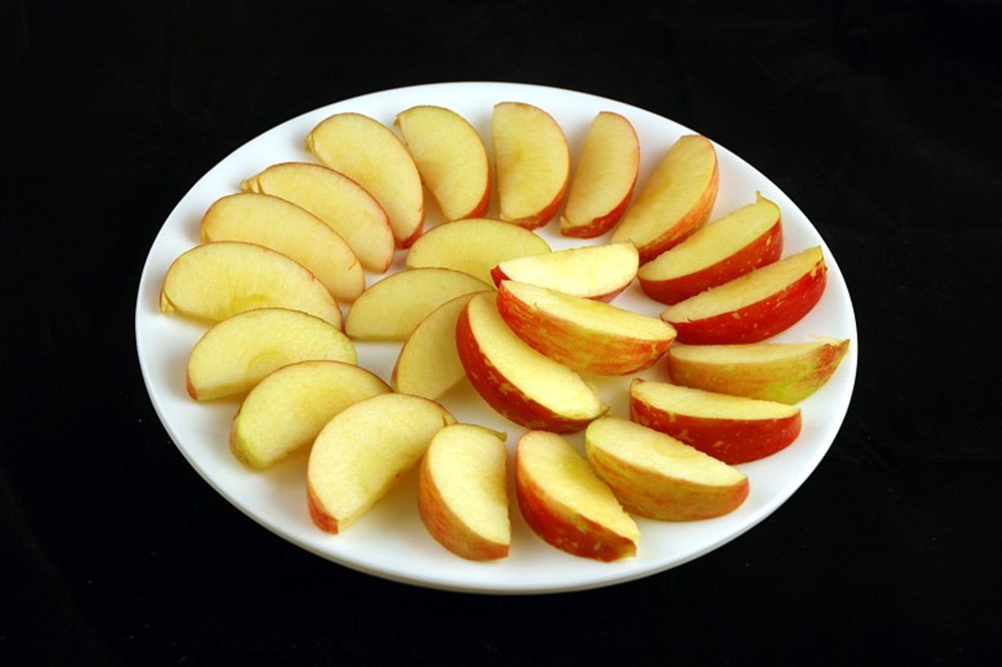 تـفـاح	 - وسط