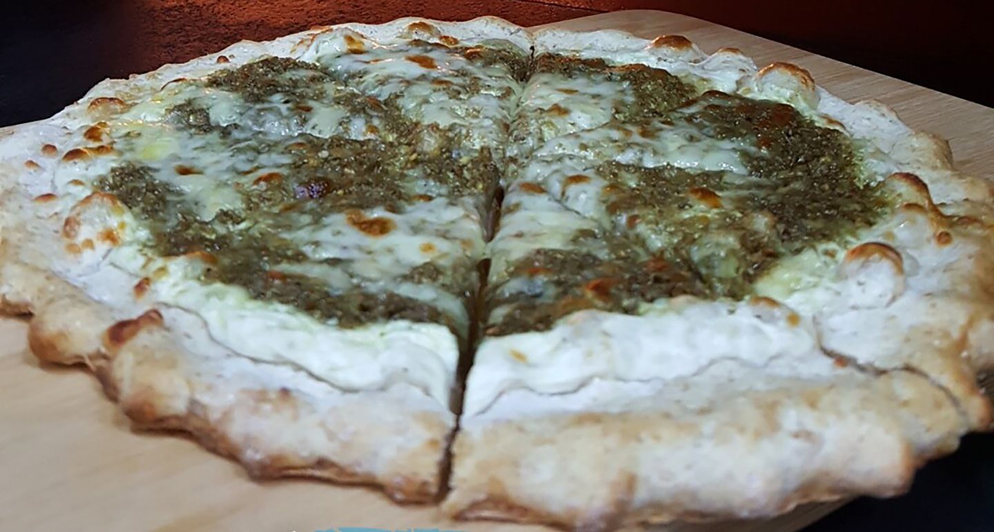 جبن باللبنة والزعتر - أبيض