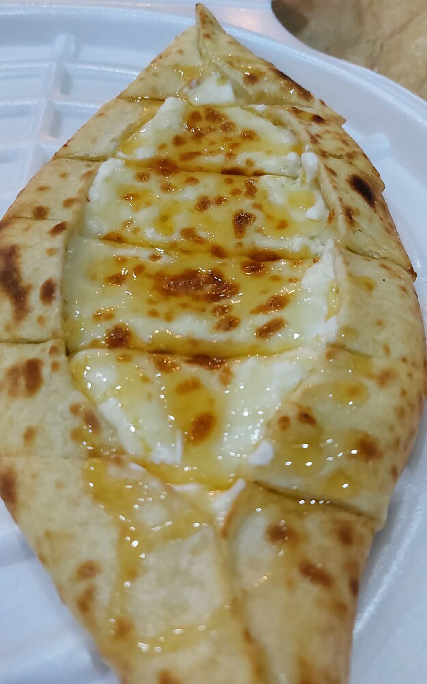 لبنة بالجبن والعسل - أبيض