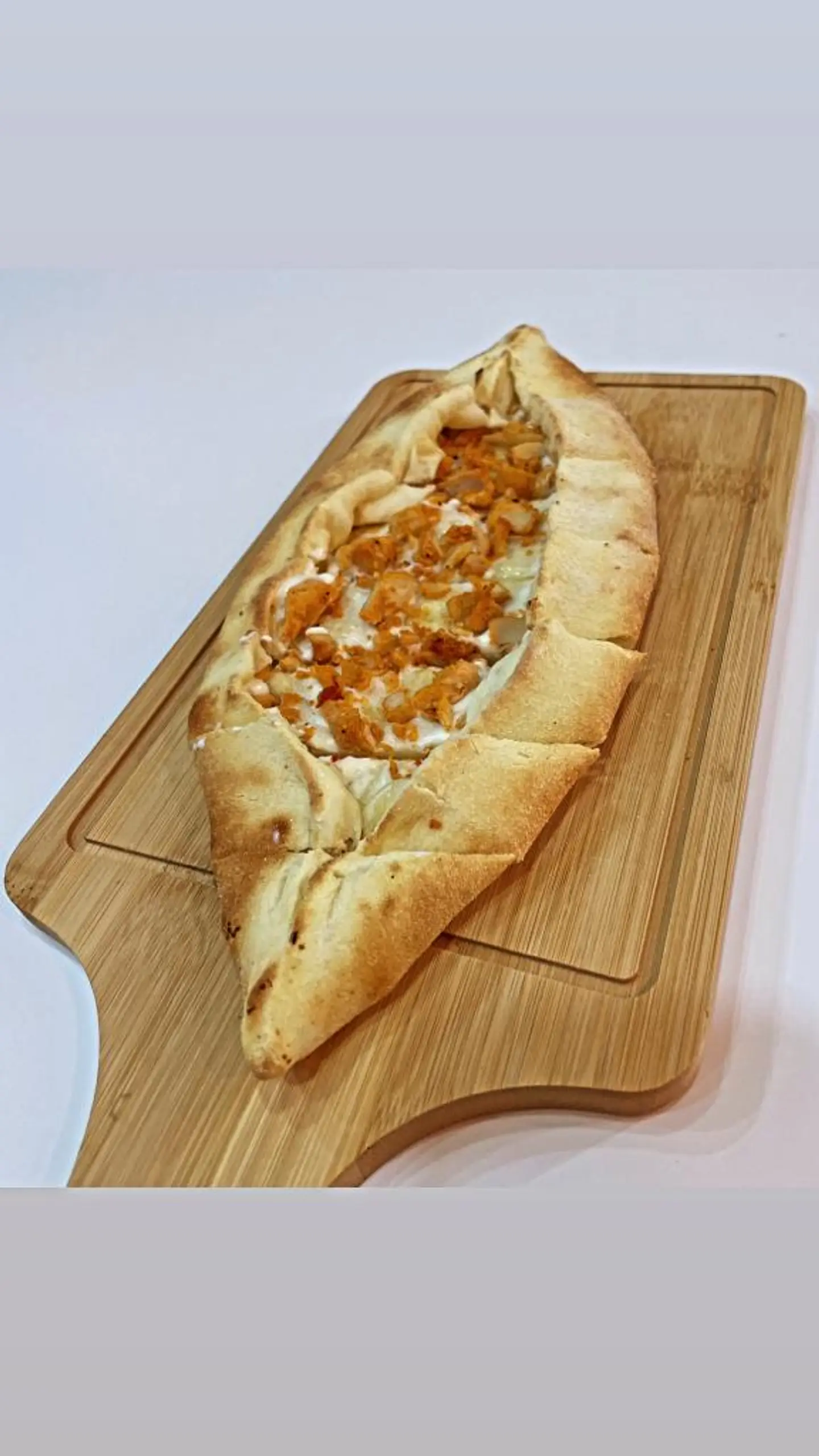فطيرة دجاج بالجبن - أبيض