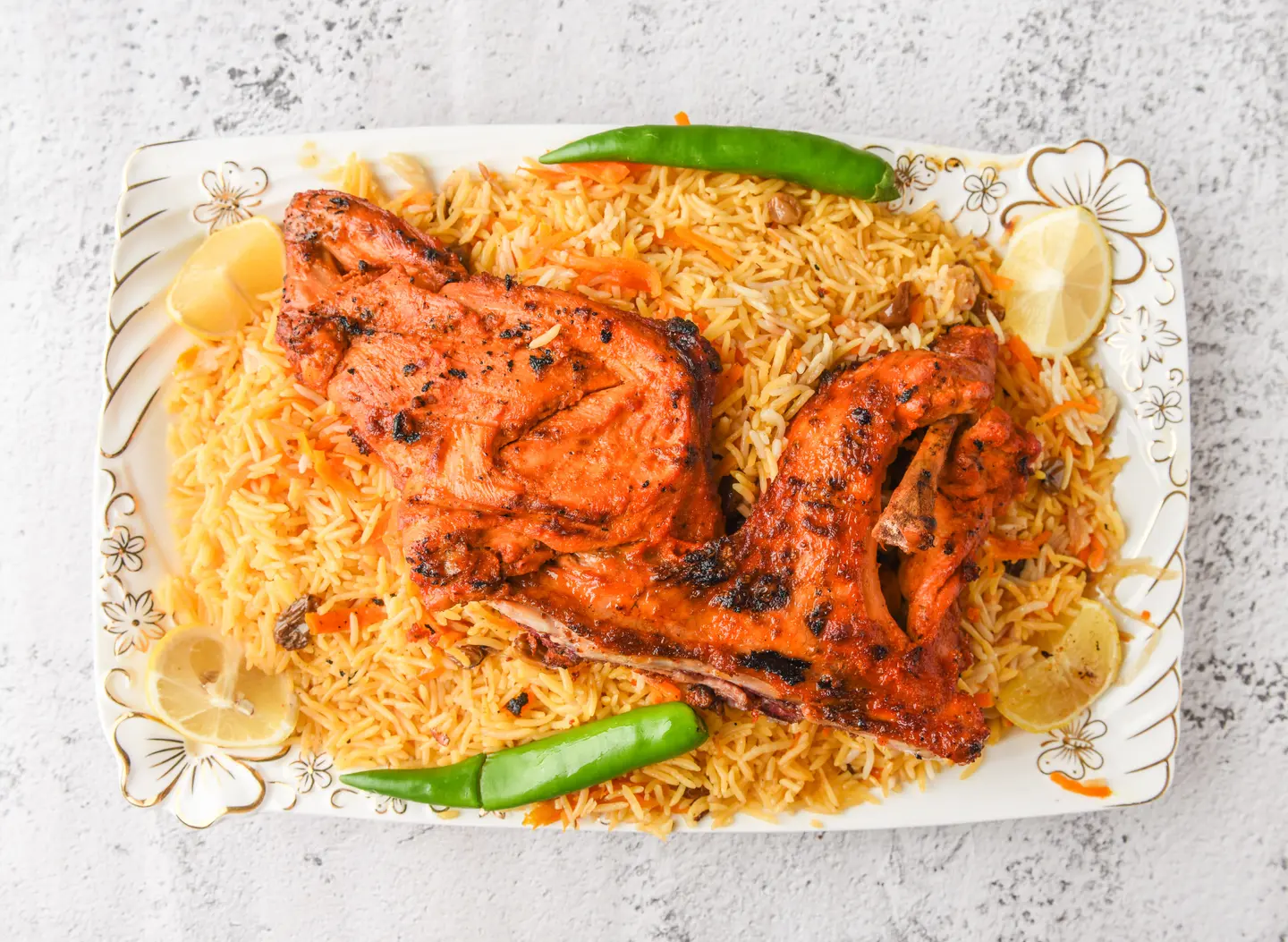 دجاج على فحم مع رز - حبة دجاج كاملة