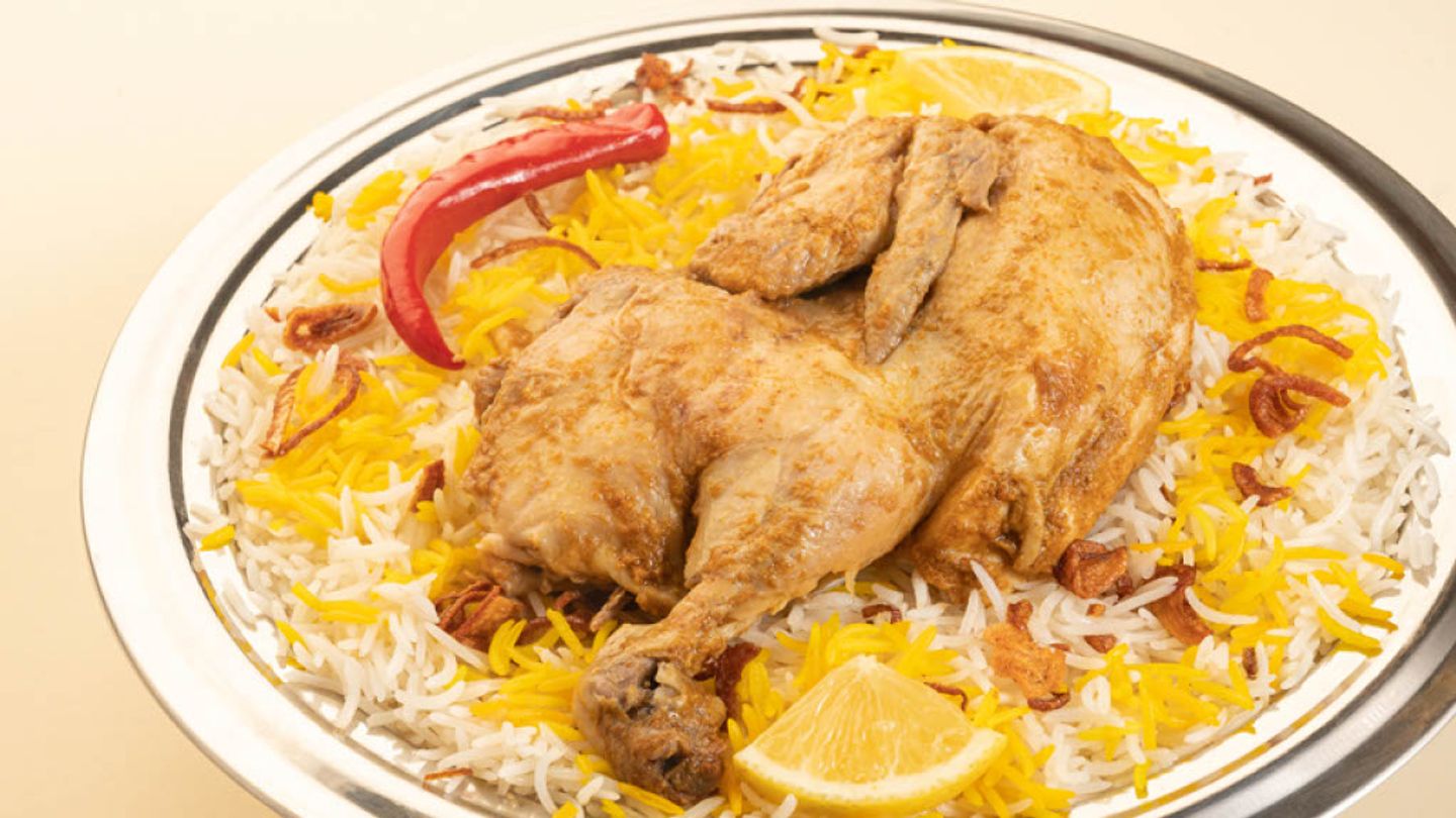 Half Buried Chicken - Popular Rice