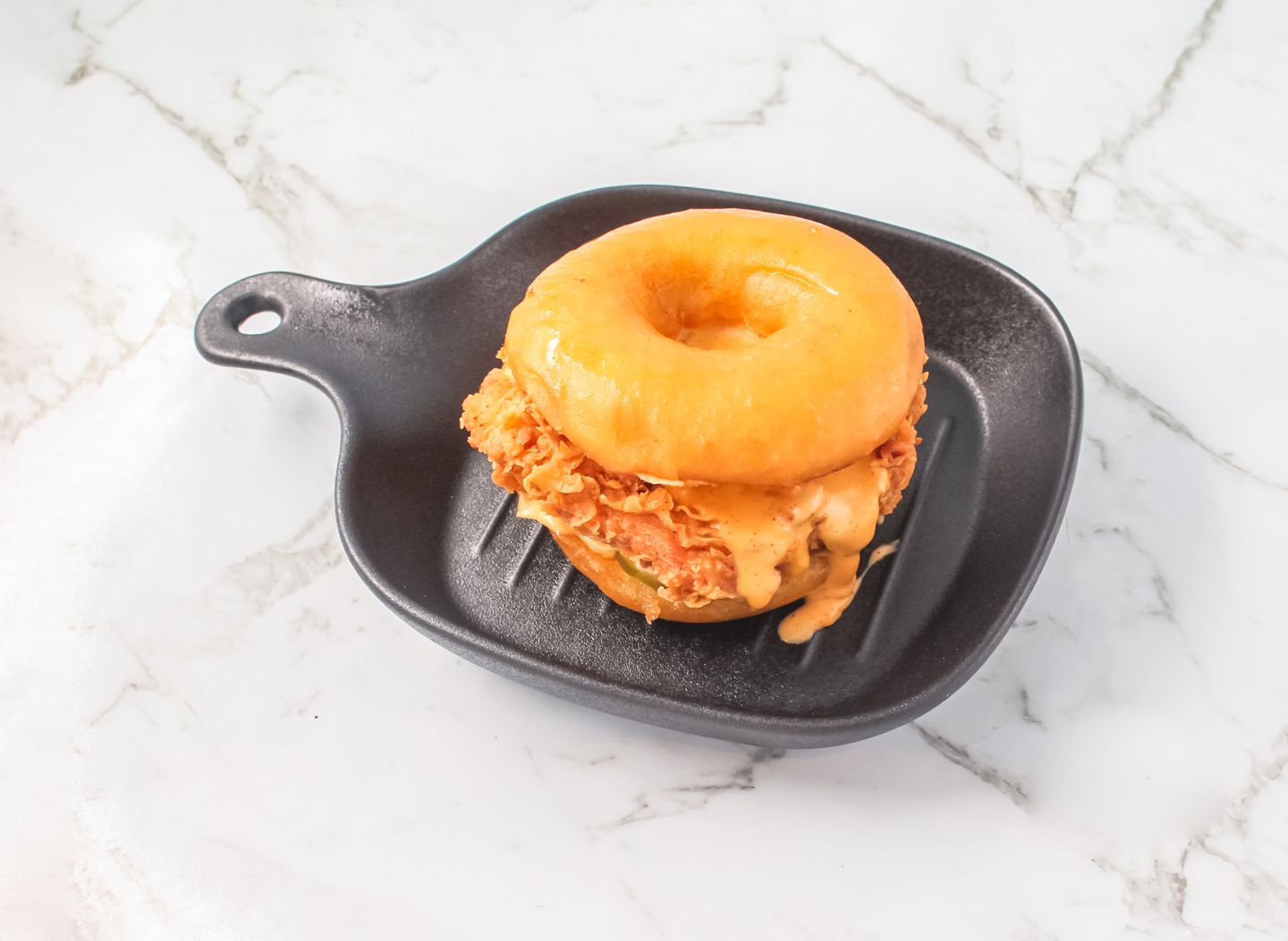 Big Loop Dougnut Burger   Chicken - Single