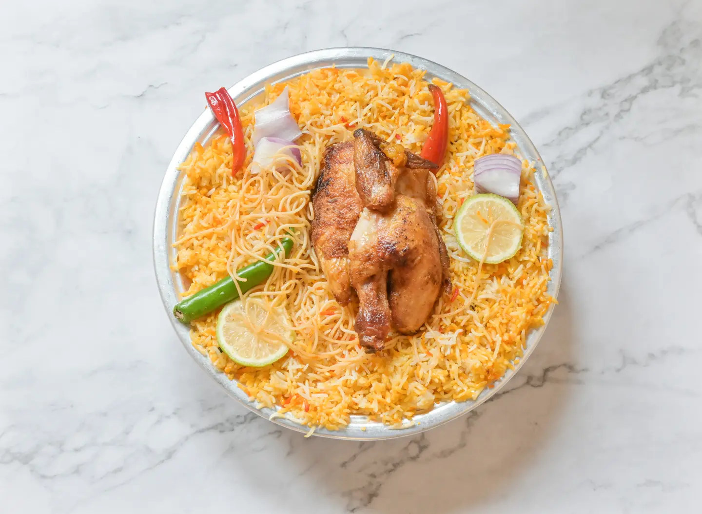 دجاج شوايه مع رز مندي - حبة كاملة
