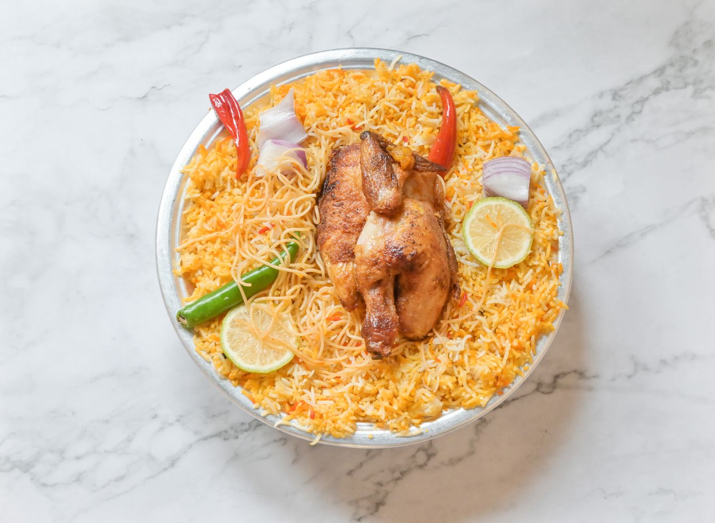 دجاج شوايه مع رز مندي - حبة كاملة