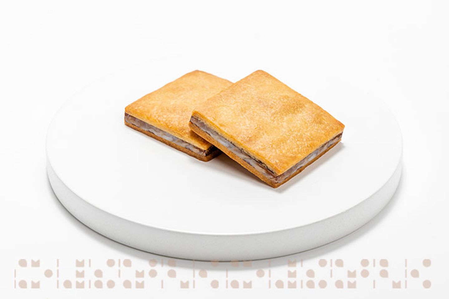 مقروطة طحينية بالتمر - صغير