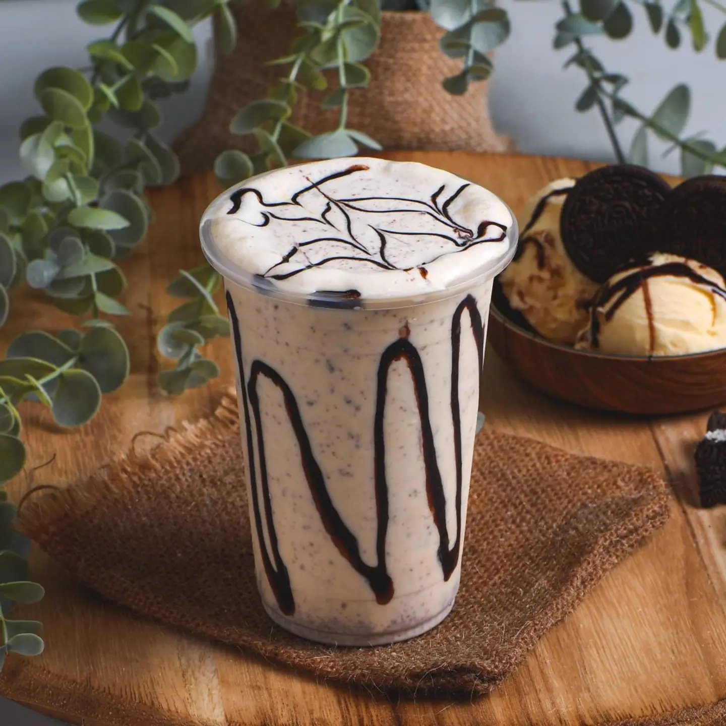 Oreo Milkshake - Large Cup