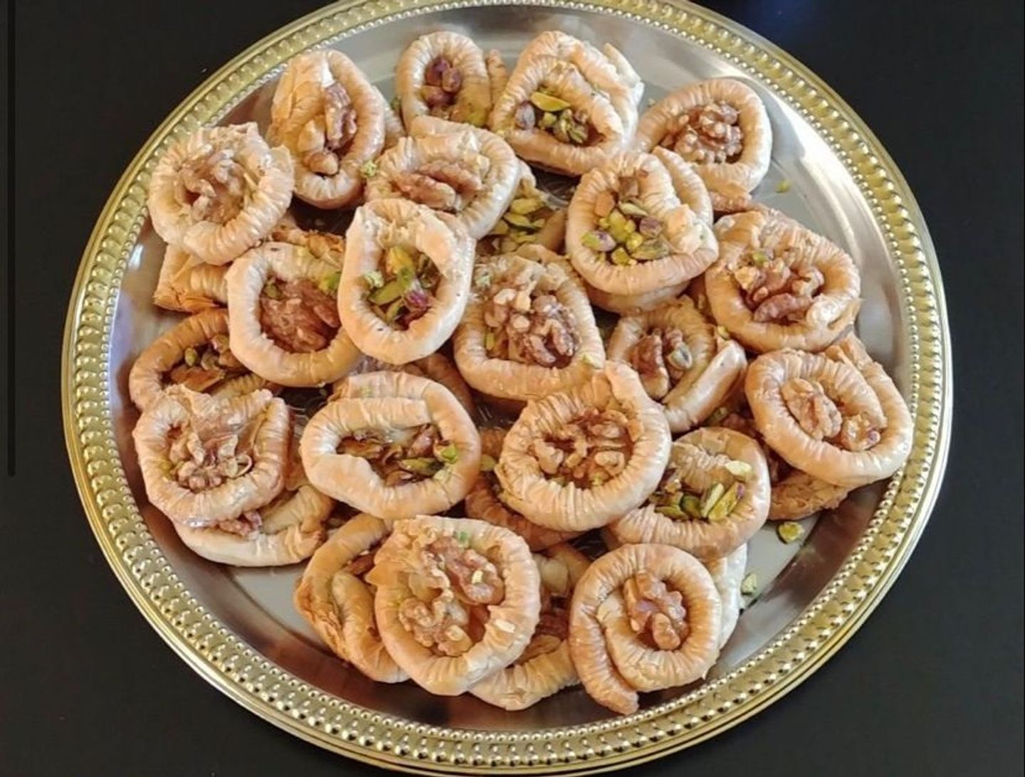 بقلاوة اسواره بالجوز - كيلو