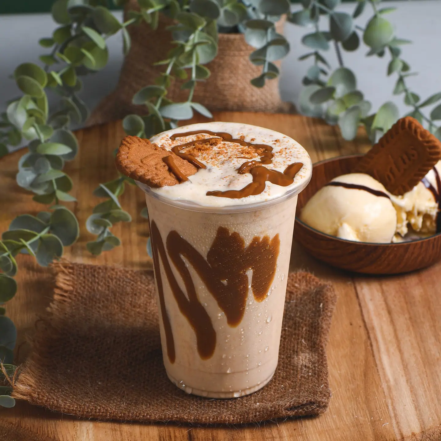 Lotus Milkshake - Medium