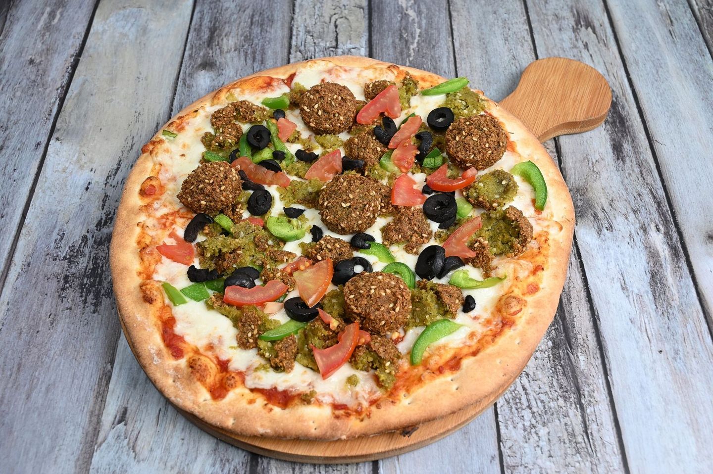 بيتزا فلافل - وسط