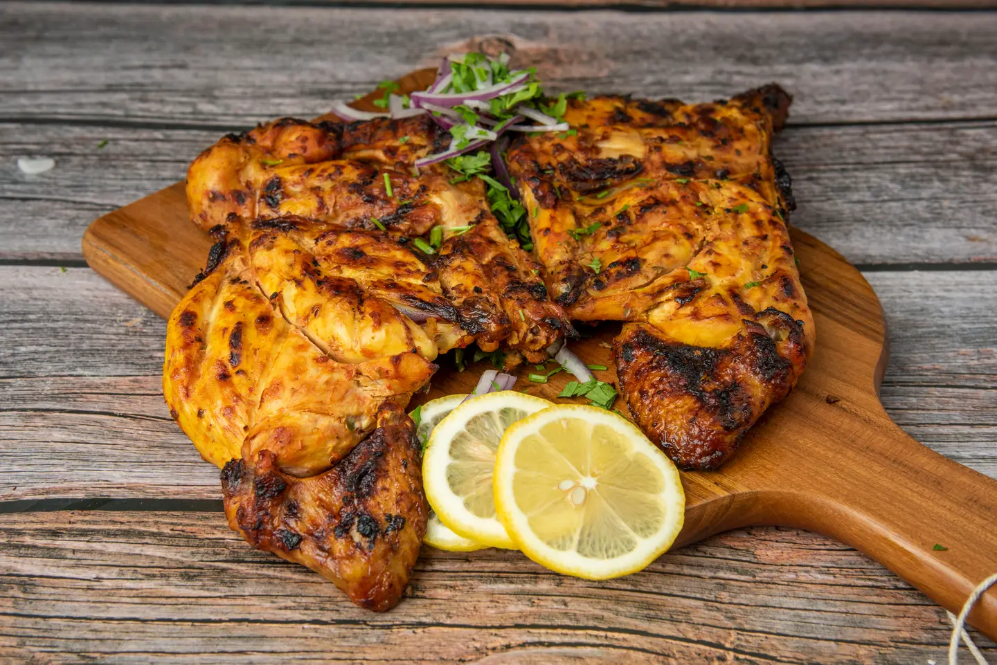 دجاج على الفحم ساده - نص حبة دجاج