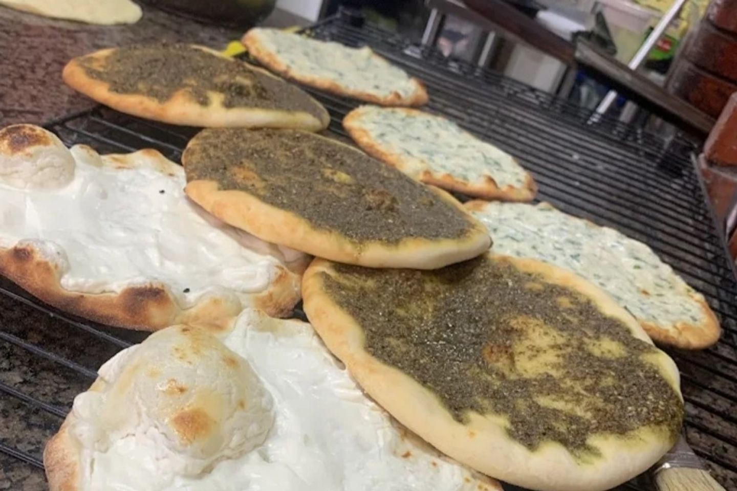 جبن عكاوي - وسط