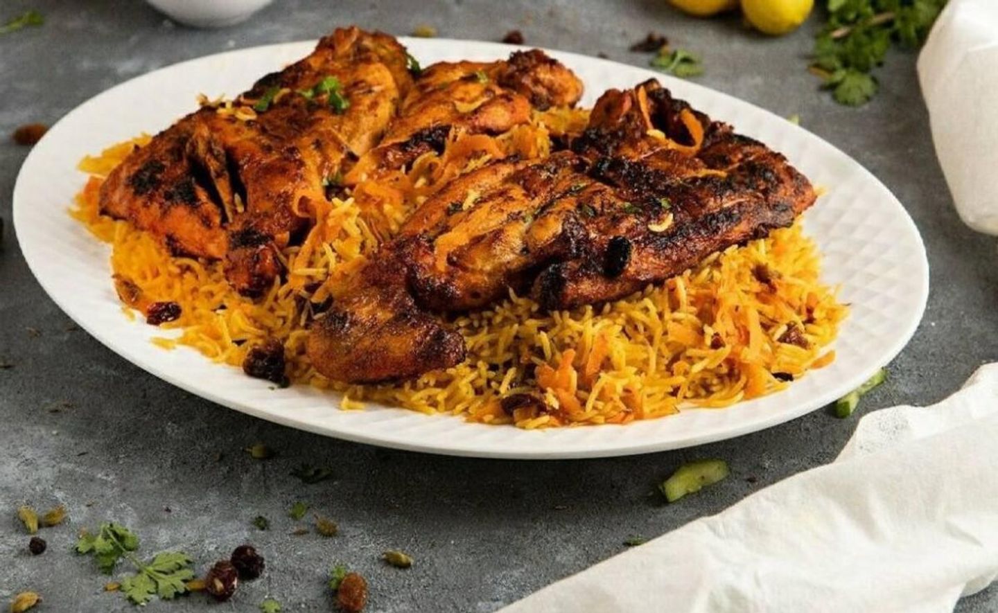 حبه عالفحم مع رز برياني - نص حبة دجاج