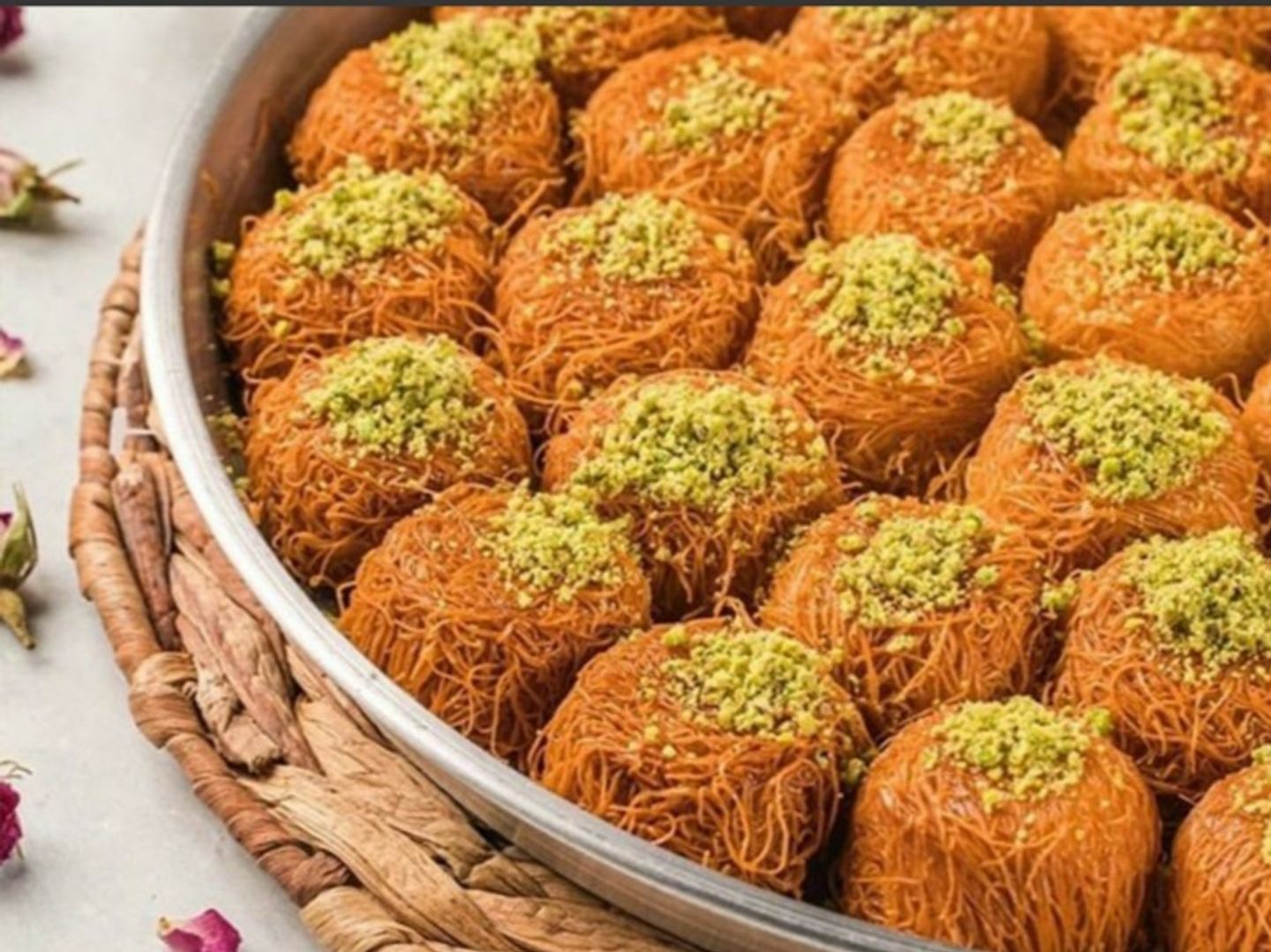لقمة بالنوتيلا - وسط