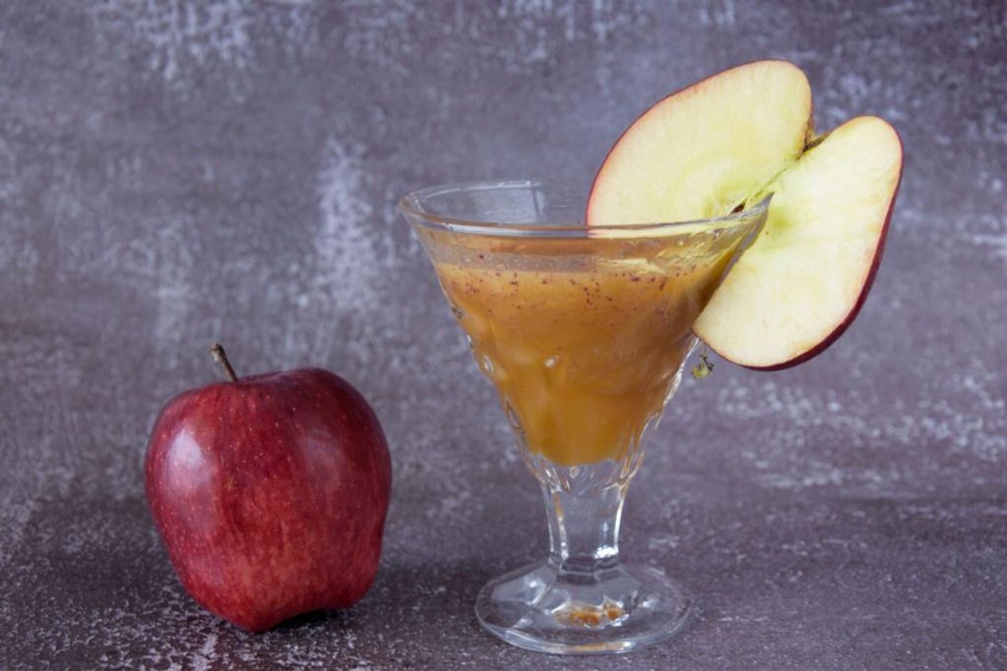 Squeezed Apple - Medium