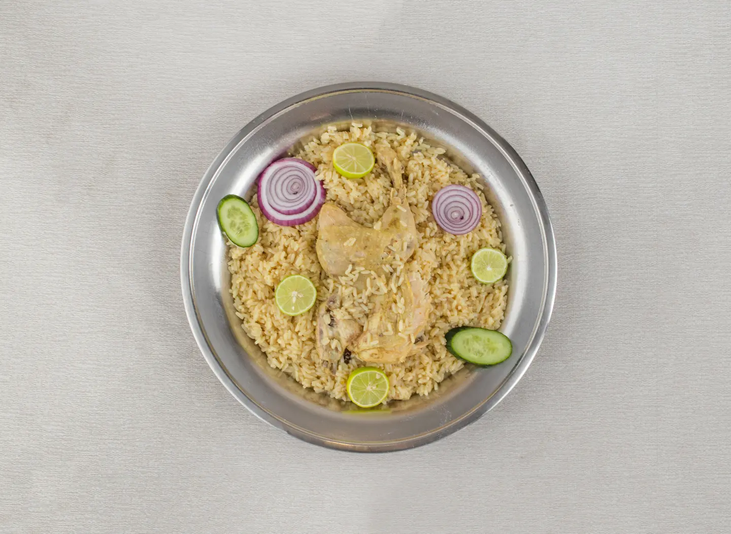 نصف حبة دجاج كبسة  - عقبة