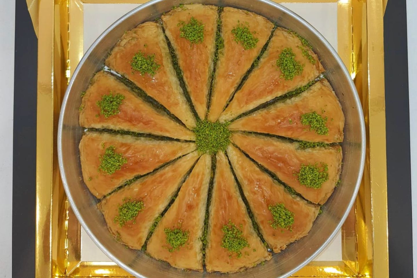 بقلاوة هاووش ديليم بحشوالفستق - قطعة واحدة - حجم صغيره