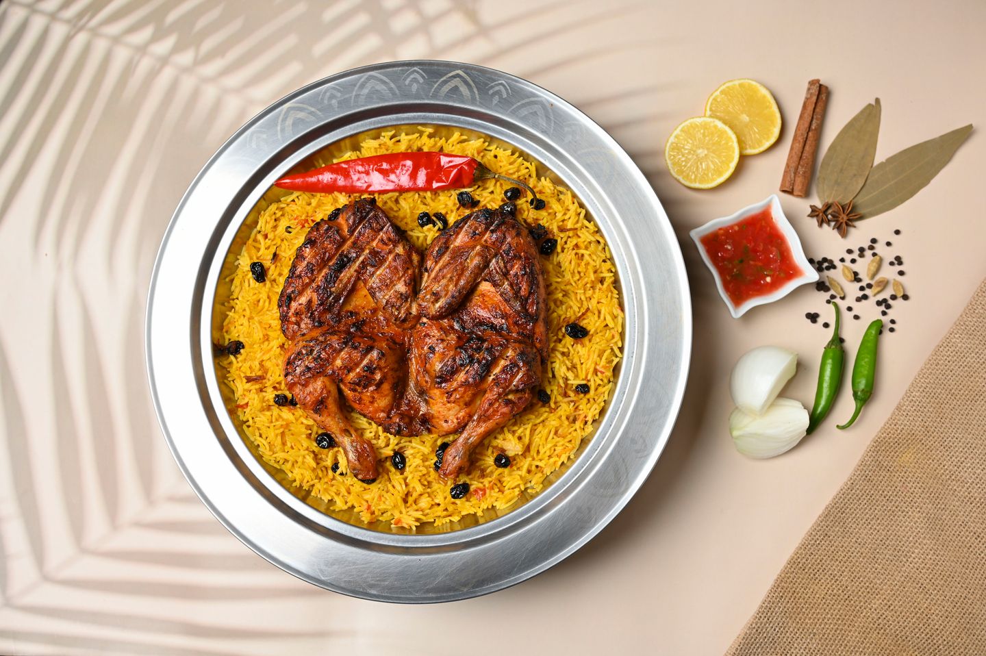 دجاج مشوي على الرز - نص حبة دجاج