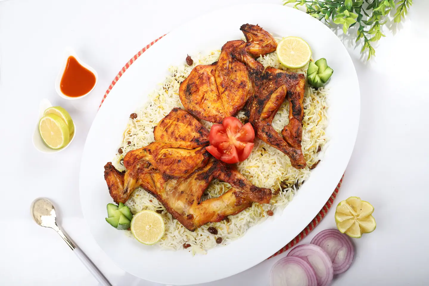 دجاج على الفحم مع  رز ابيض - نصف حبة
