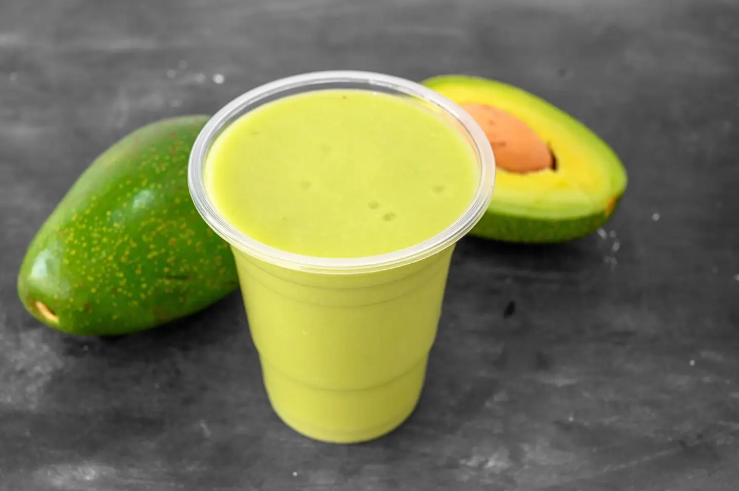 أفوكادو بالقصب  - وسط