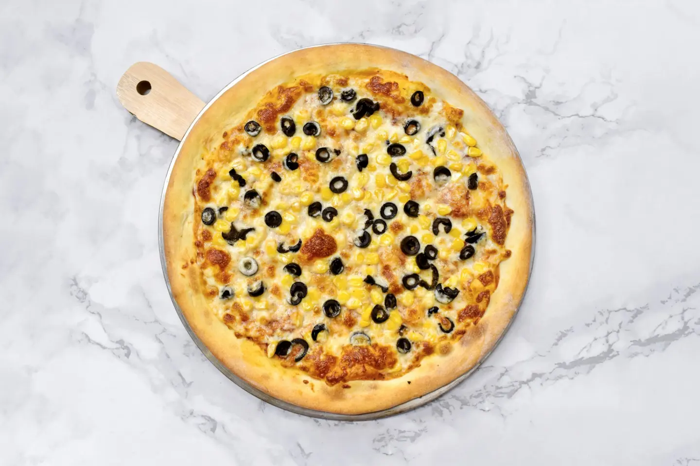 Corn And Olives Pizza   Large - Large