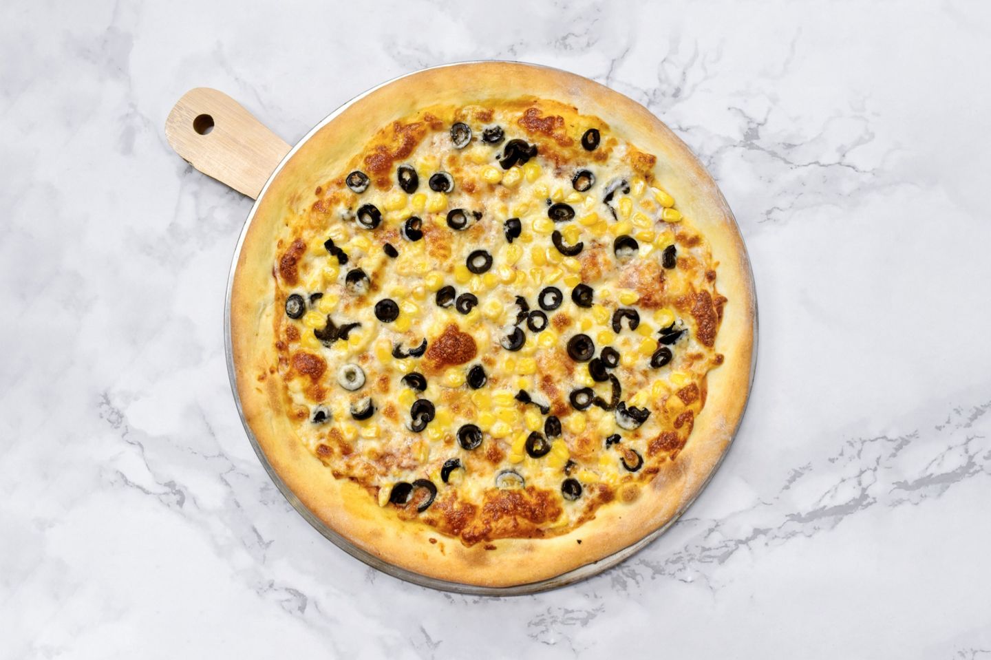 Corn And Olives Pizza   Large - Large
