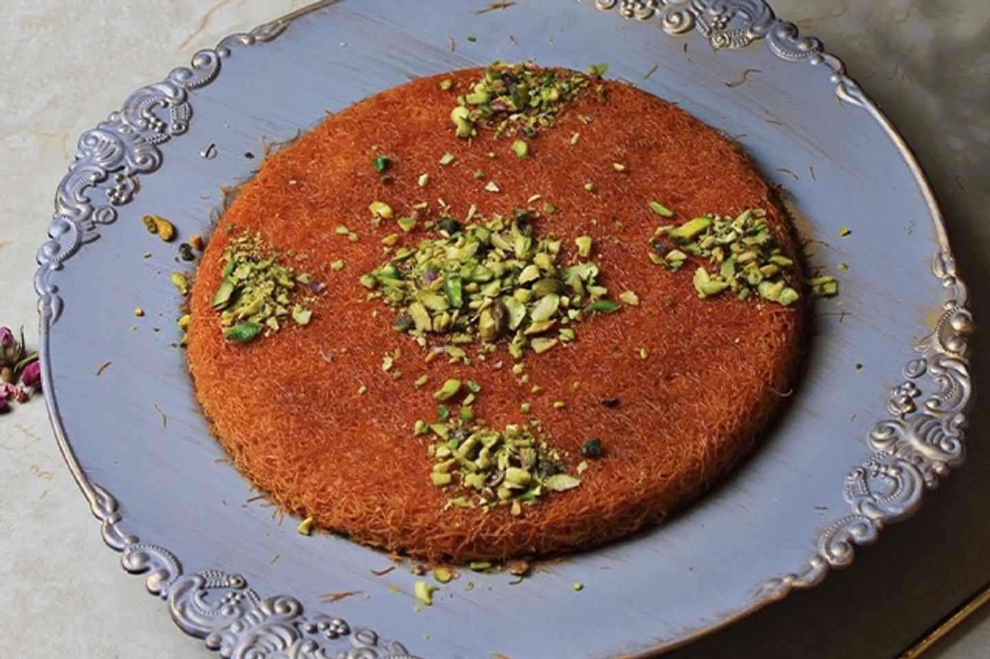 كنافة بين نارين بالقشطة  - صغير