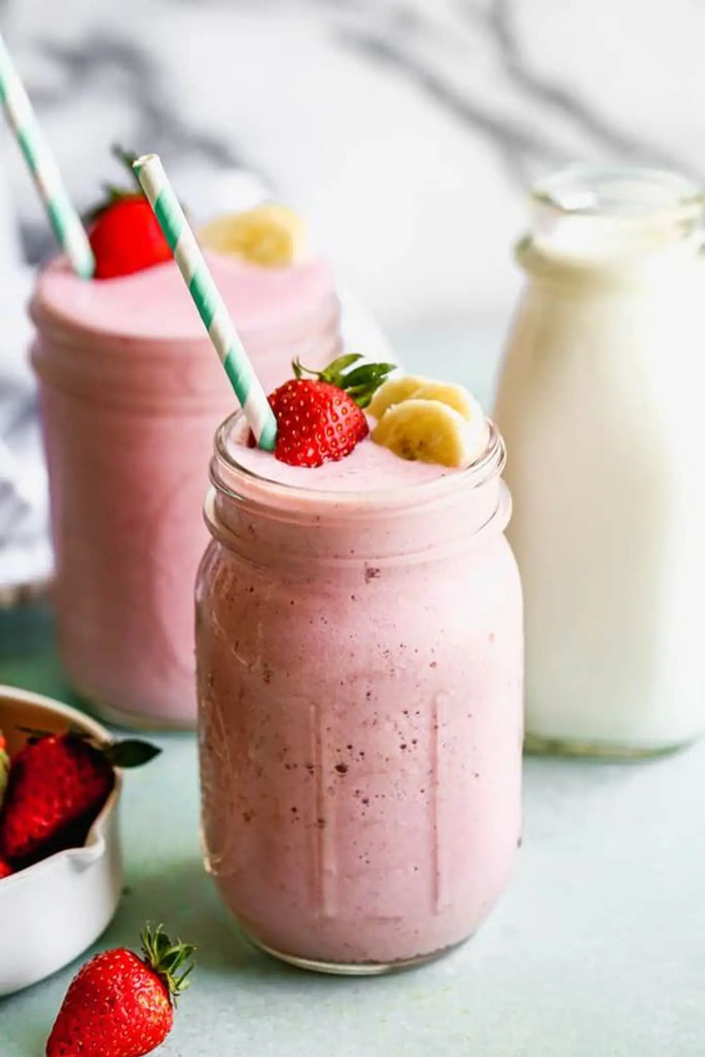 Strawberry Milkshake - Medium