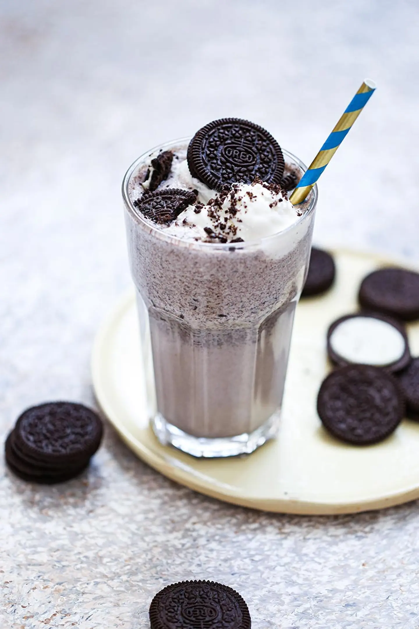 Oreo Milkshake - Medium