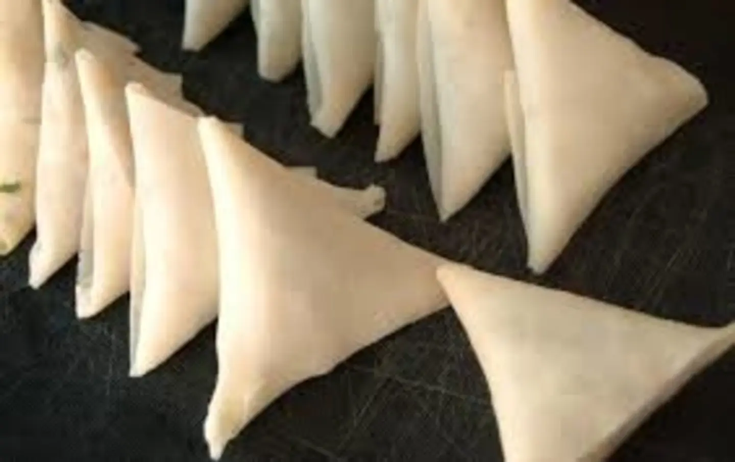سمبوسة مفرزنة  - سمك