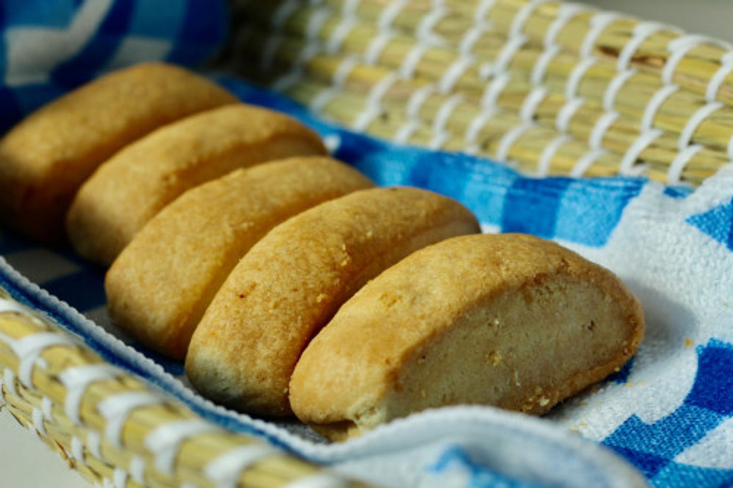 منين سادة - صغير
