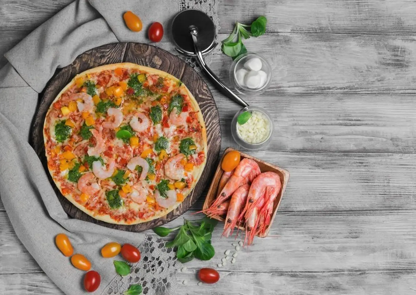 Seafood Pizza - Small