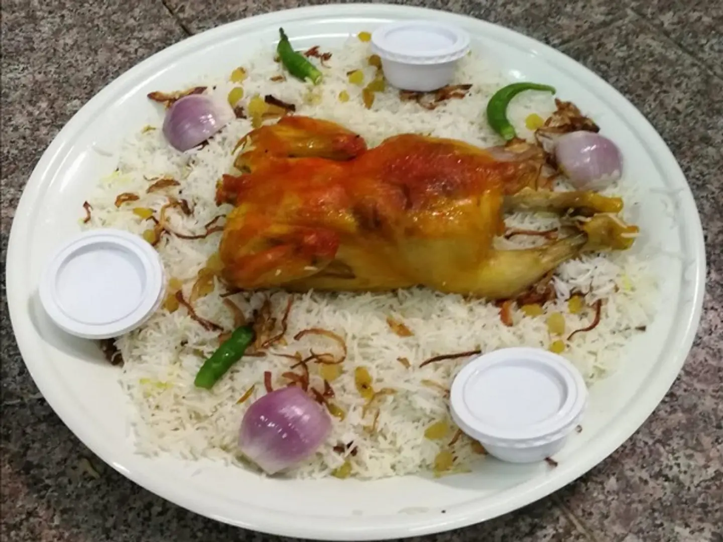دجاج مندي مع الأرز - دجاجة كاملة