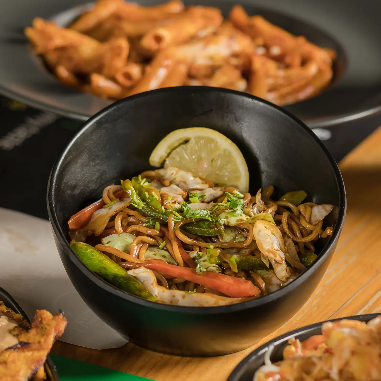 نودلز الخضار - مع الدجاج