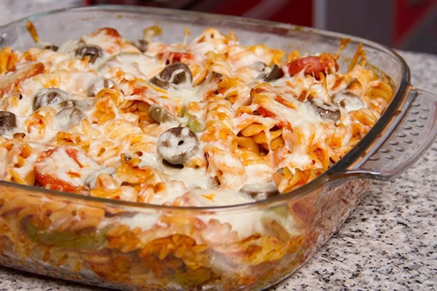 مكرونة بيتزا - وسط