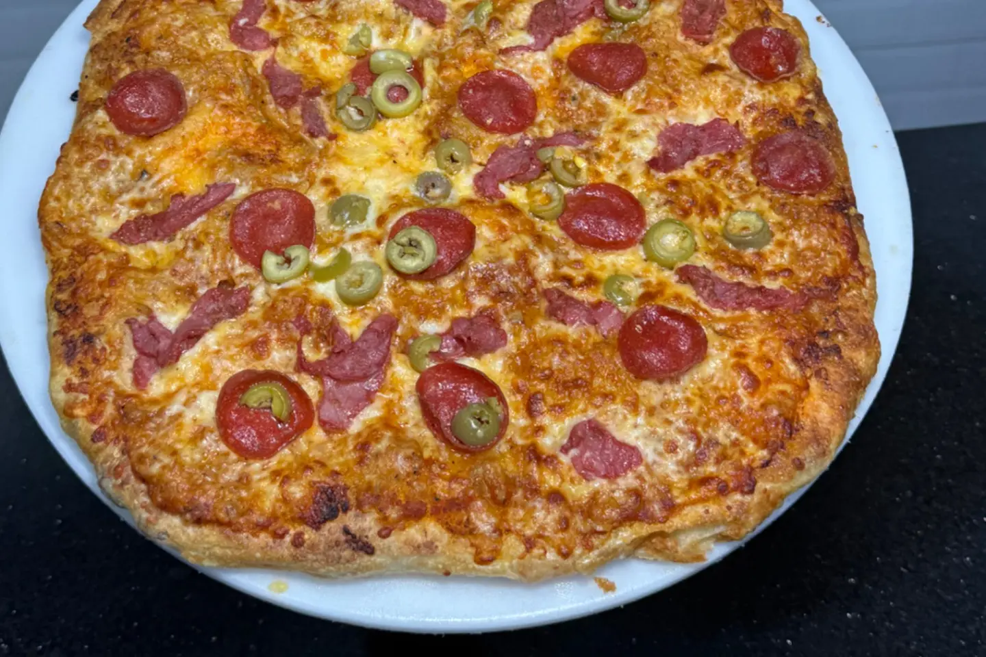 Almahrousa Pie Italian Face - Middle