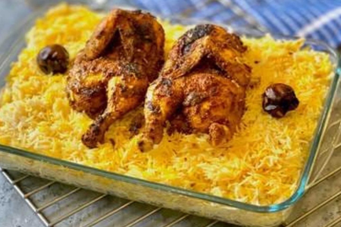 دجاج شواية مع ارز مندي - حبة كاملة