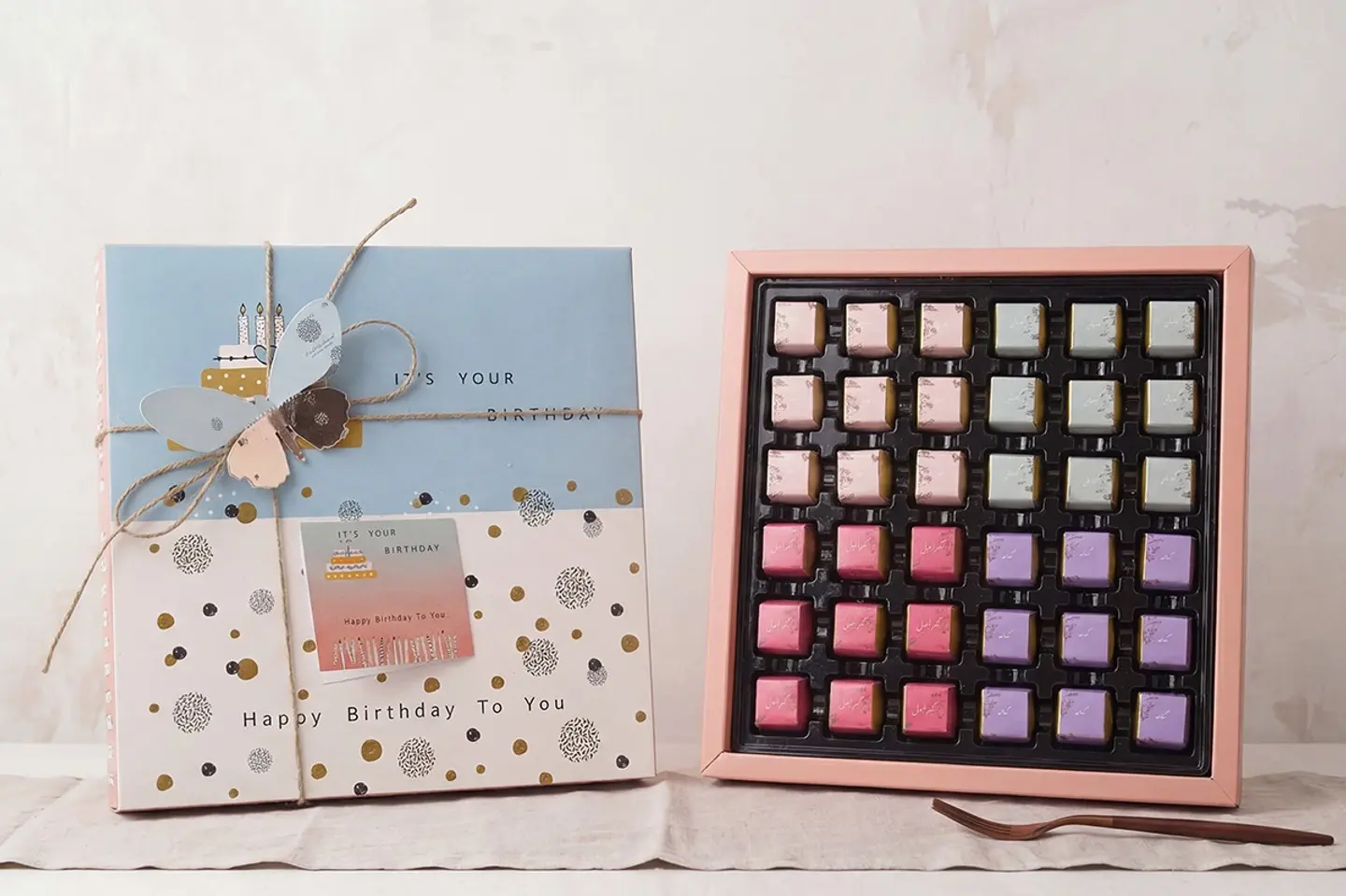 بوكس يوم ميلاد كيوب - صغير 16 حبة