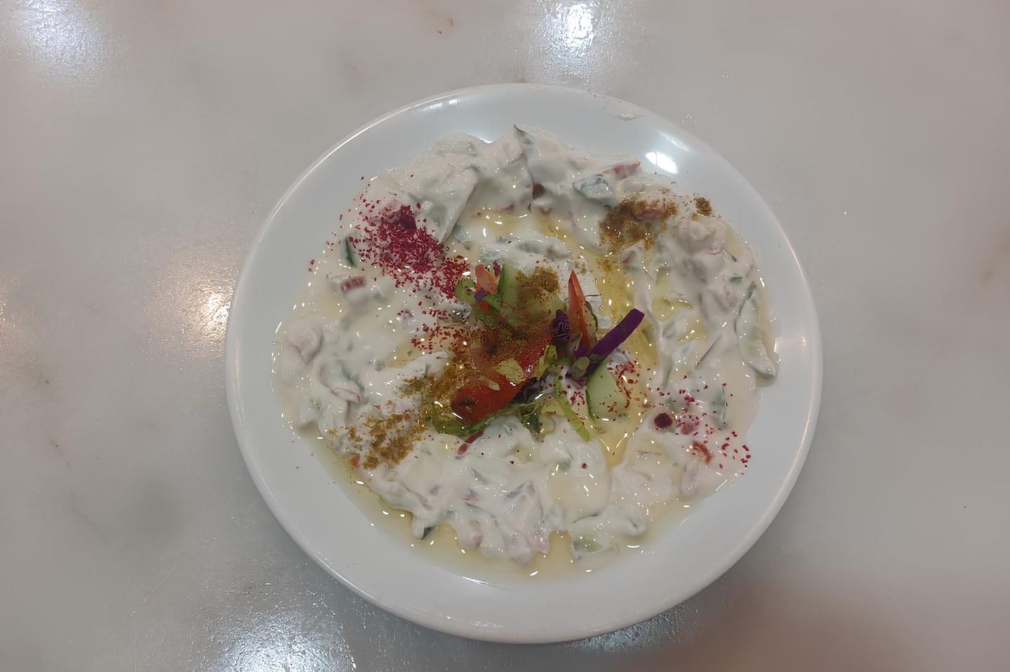 طبق جبنة بيضاء - طبق جبنة بيضاء وسط