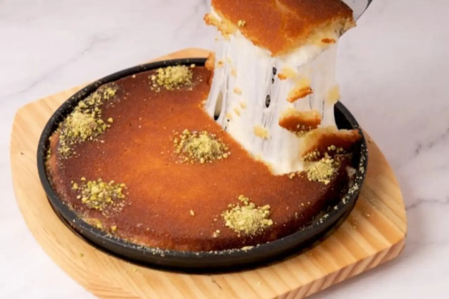 Soft Nabulsi Kunafah With Cheese - Medium 2 Person