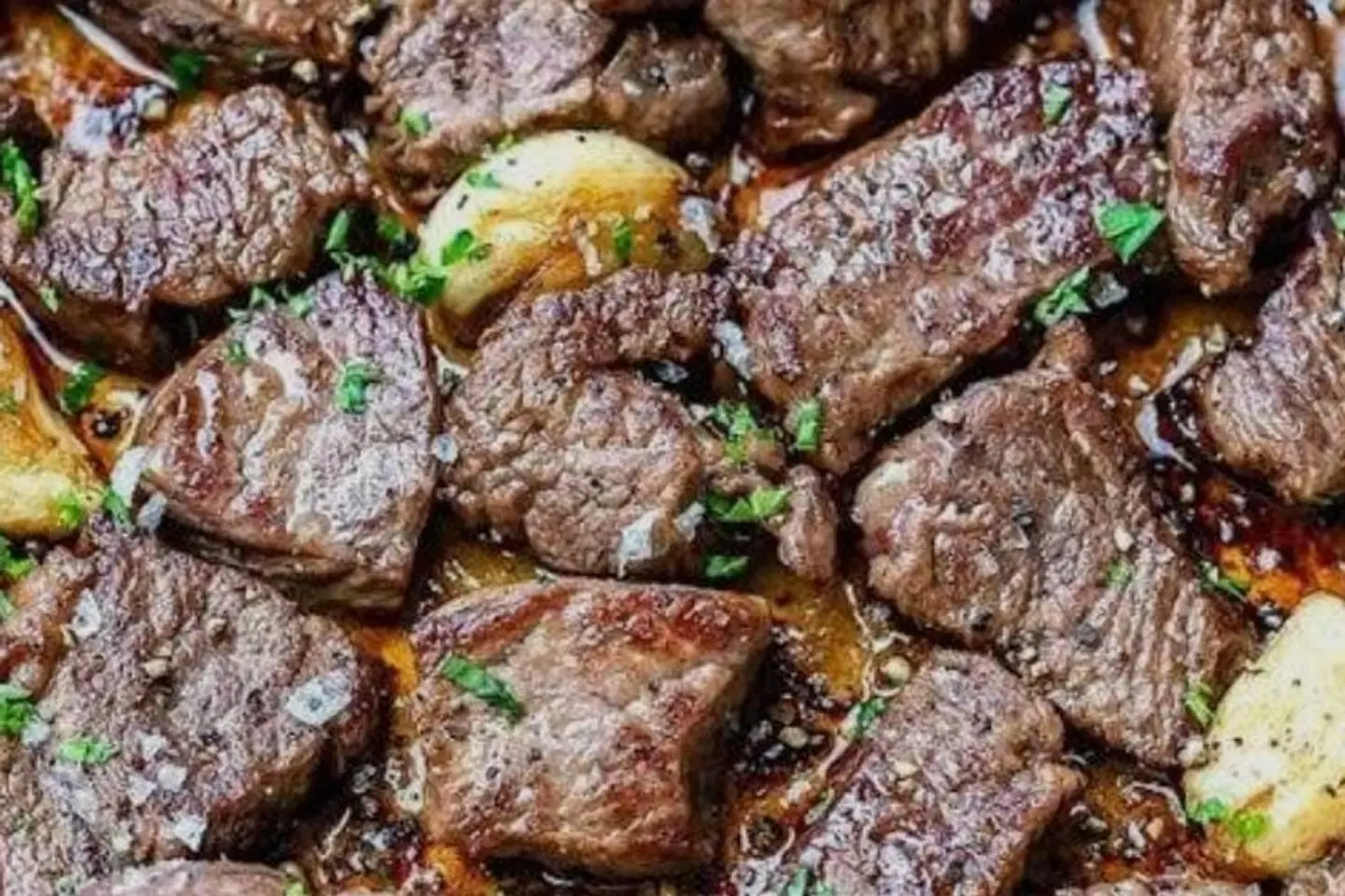 وجبة لحم محمر - لحم محمر خضار بطاطس