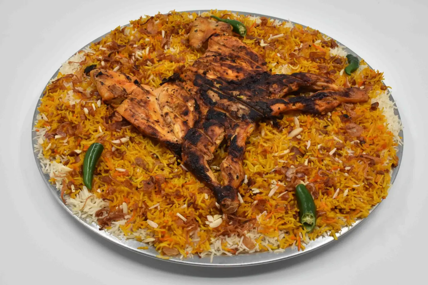 برياني مع دجاج مشوي على الفحم - نص حبة دجاج